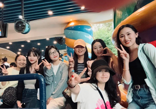 港豐集團(tuán)員工合影